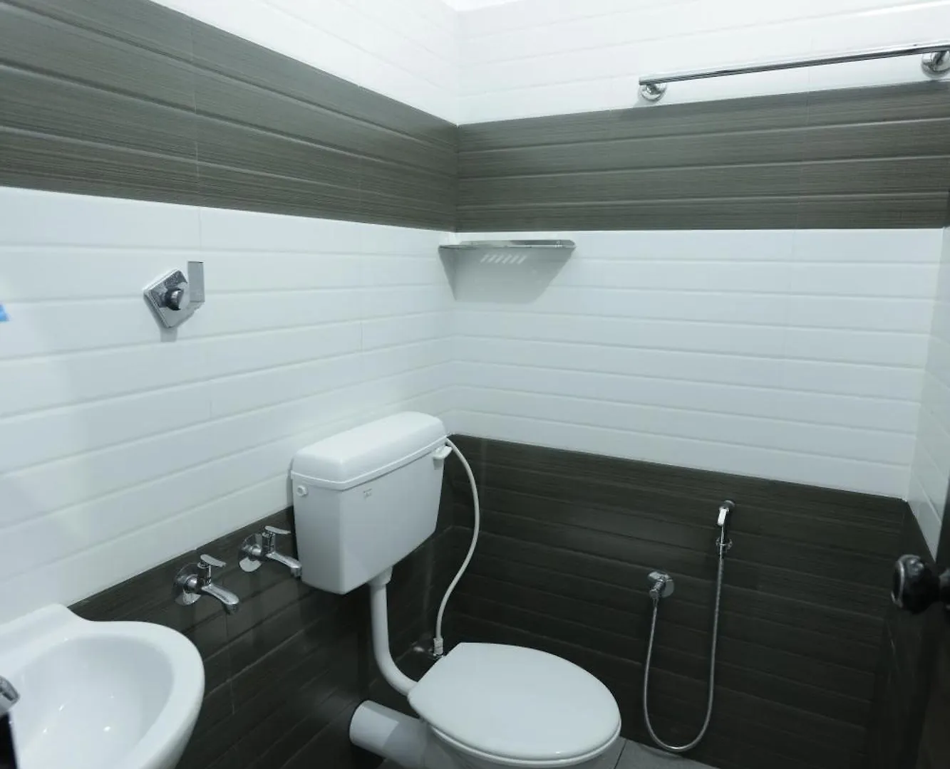 Lodge Sr Residency Villa Kollam